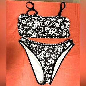 SHEIN Floral Whip Stitch Bikini Set